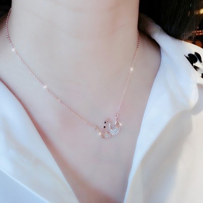 Japan and South Korea swans rose gold chain of clavicle Europe and the United States women short necklace Simple collocation act the role ofing is tasted sweet temperament