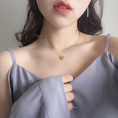 Love us a clover necklace pendant female silver collar bone chain Japan South Korea contracted students act the role ofing is tasted joker valentine's day gift