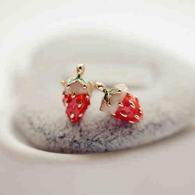 South Korea act the role ofing is tasted sweet strawberry soft mat no ear pierced ear clip earrings earrings earpins female earrings 0303