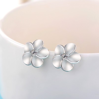 S925 tremella nail female fashion temperament allergy free earrings South Korea contracted joker sweet personality earrings