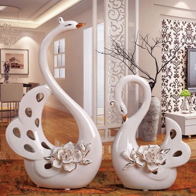 Creative Home Furnishing soft equipment of the living room decoration decoration ceramic cabinet wedding gift handicraft gilt Swan