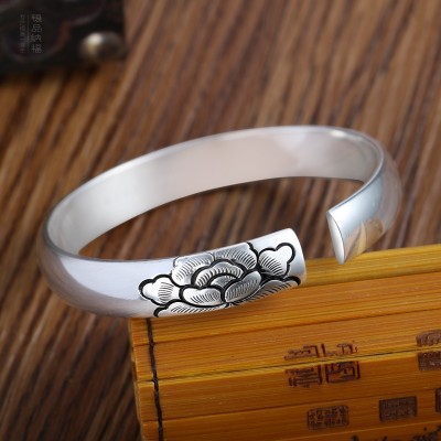 999 Sterling Silver Bracelet Silver BRACELET HANDMADE snow mother female send silver bracelet to send his girlfriend Zuyin 999 hand Silver Bracelet