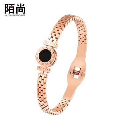And the wind are plated 18K rose gold watch with black titanium bracelet Rome female jewelry color