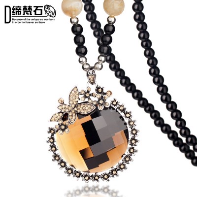 Associating the blessed one stone sweater chain female long qiu dong season in Europe and the round pearl necklace joker contracted jewelry pendant on New Year's gift