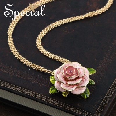 Europe and America sweet flowers, short pendants, brooches, necklaces, multi-purpose, rose heart, send his girlfriend