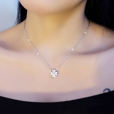 The silver pendant necklace female silver collar bone, Japan and South Korea contracted S999 clovers His girlfriend on valentine's day gift