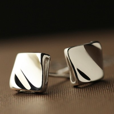 Treasure to Doris S925 silver contracted tide men stud earrings, Japan and South Korea version of female temperament earrings can only wear couple small adorn article