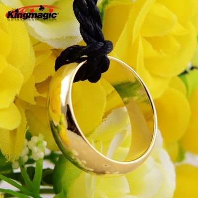 A magnetic ring is used to give the necklace a strong magnetic ring to the ring