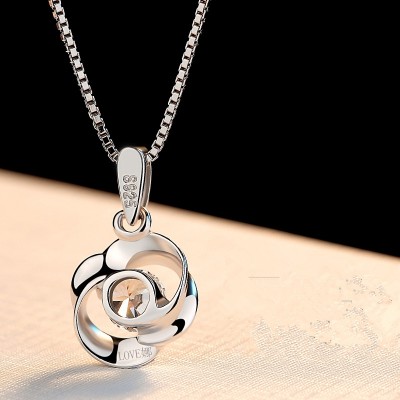 Valentýnský dárek stříbrný náhrdelník ženská klíční kosti jednoduchá japonská a korejská verze studentů jetelů tvůrčí romantické šperky poslat svou přítelkyni
