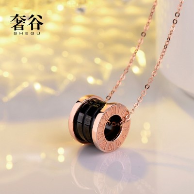 S925 stříbrný náhrdelník malý červený porcelánový keramický přívěsek růžový řetězec řetězce řetězce zlaté ženské korejské verze římských číslic