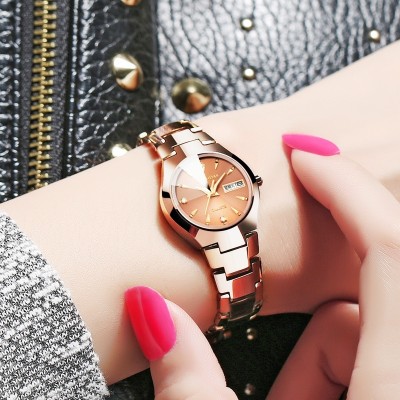 Módní wolframová ocel dívka hodinky quartz hodinky voděodolné ultra-tenké dámy hodinky diamantové tabulky obchodní hodinky ženské hodinky