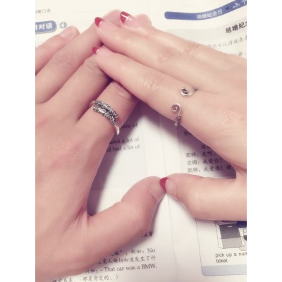 925 stříbrný zvlněný prsten muži muži a ženy v Japonsku a Jižní Koreji pár na prstenu Wukong zlatý prsten zvlnění prstenu tribute dar