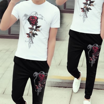 Pánské léto nová sada sportovních a volnočasových triček série přílivu krátký rukáv oblečení mladí studenti korejská verze tenkých mužů